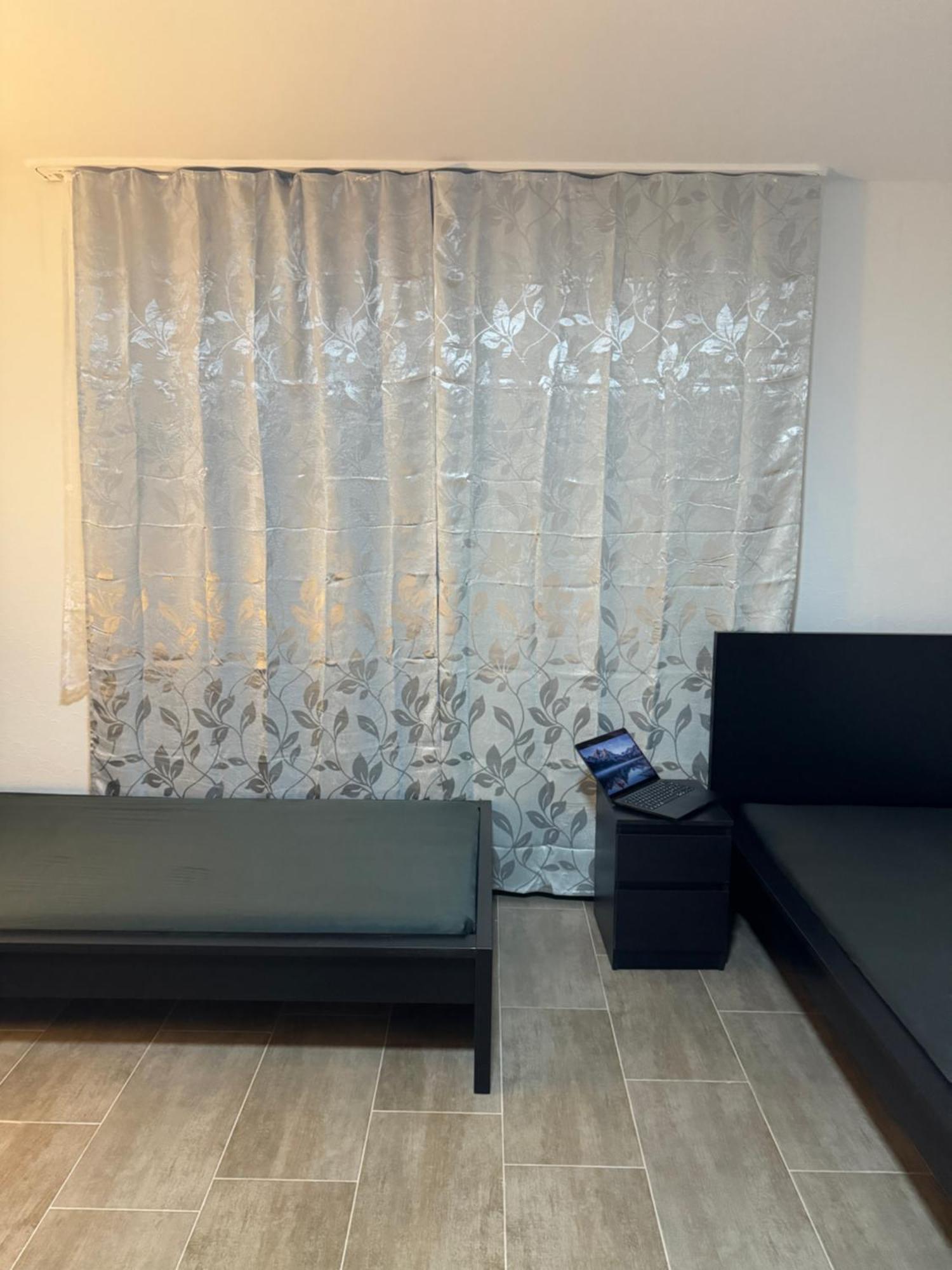 Laras Voll Ausgestattete Gartenwohnung Mit Wlan Und Tv *