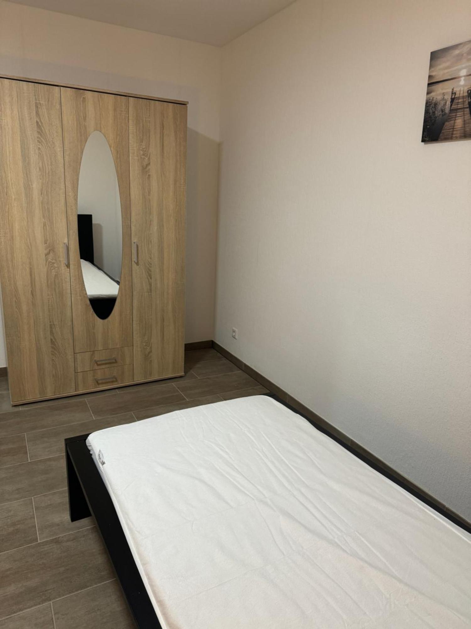 Laras Voll Ausgestattete Gartenwohnung Mit Wlan Und Tv Apartment Werne