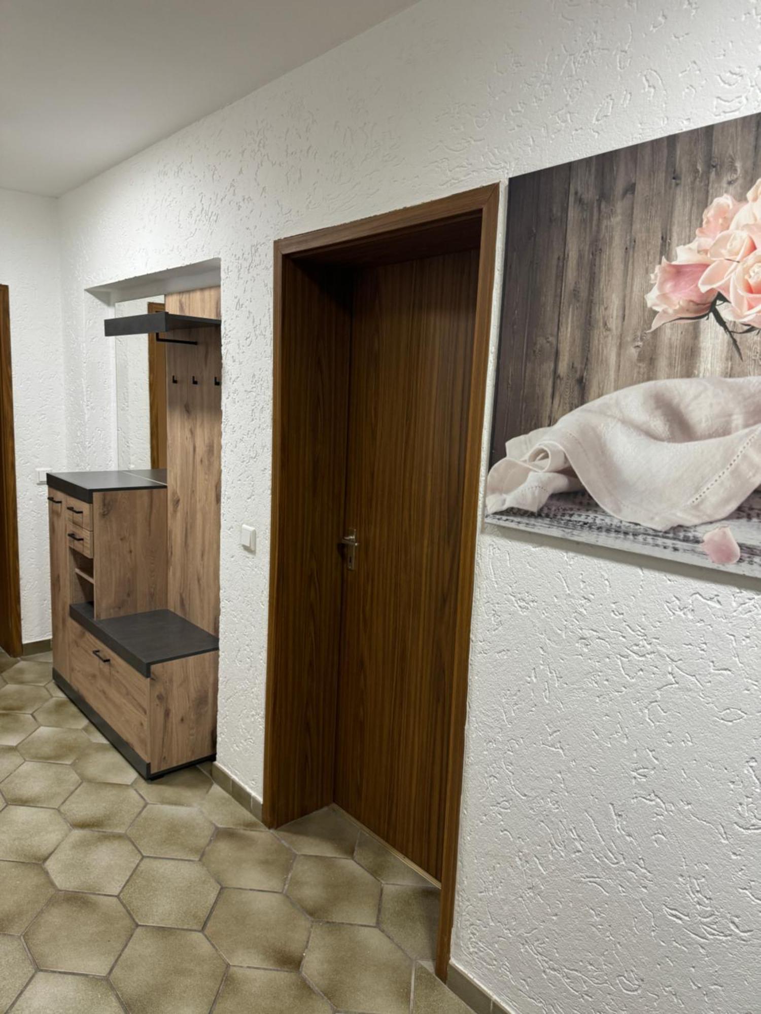 Laras Voll Ausgestattete Gartenwohnung Mit Wlan Und Tv *